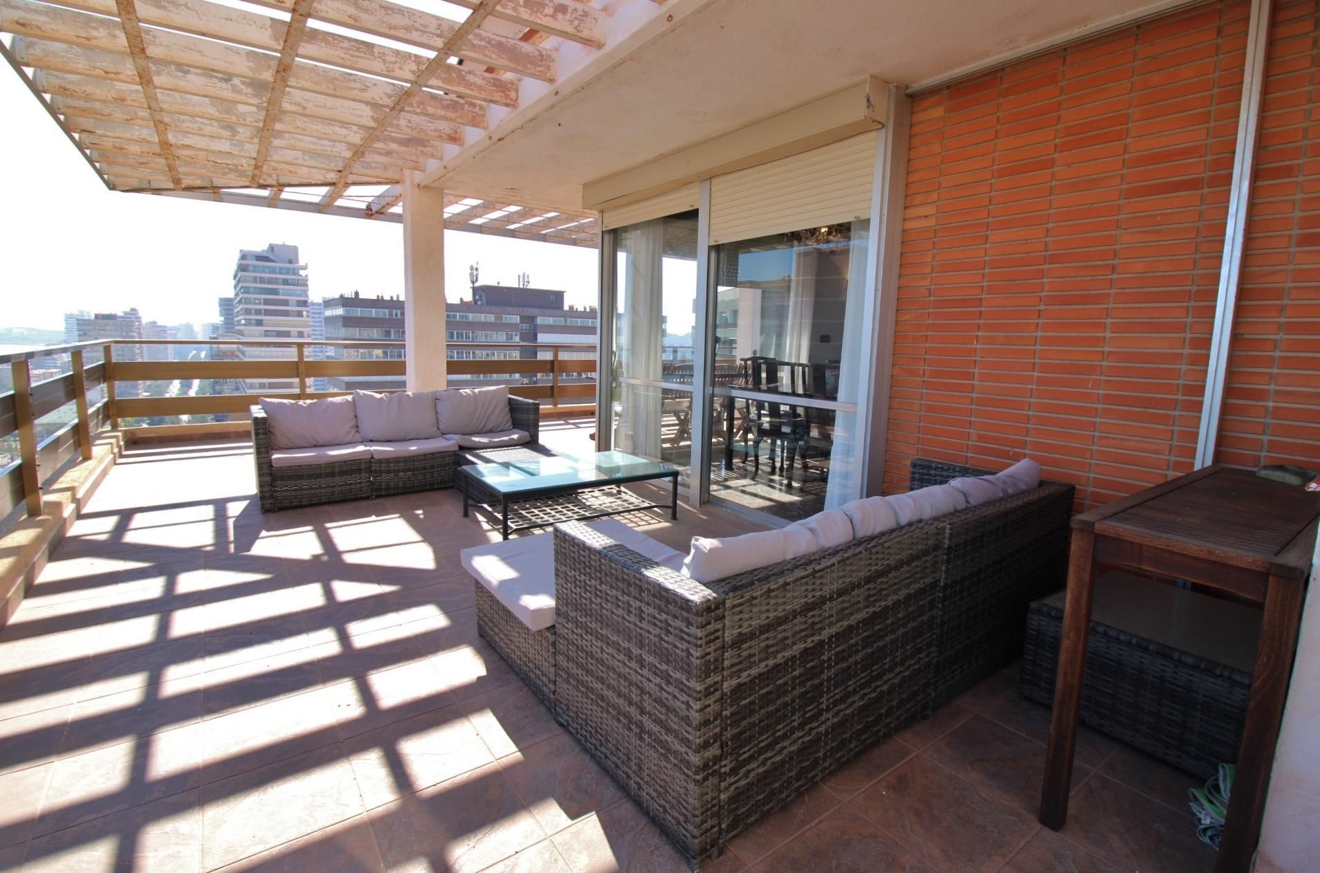 Terrassa de Àtic en venda en Alicante / Alacant amb Terrassa, Balcó i Piscina comunitària