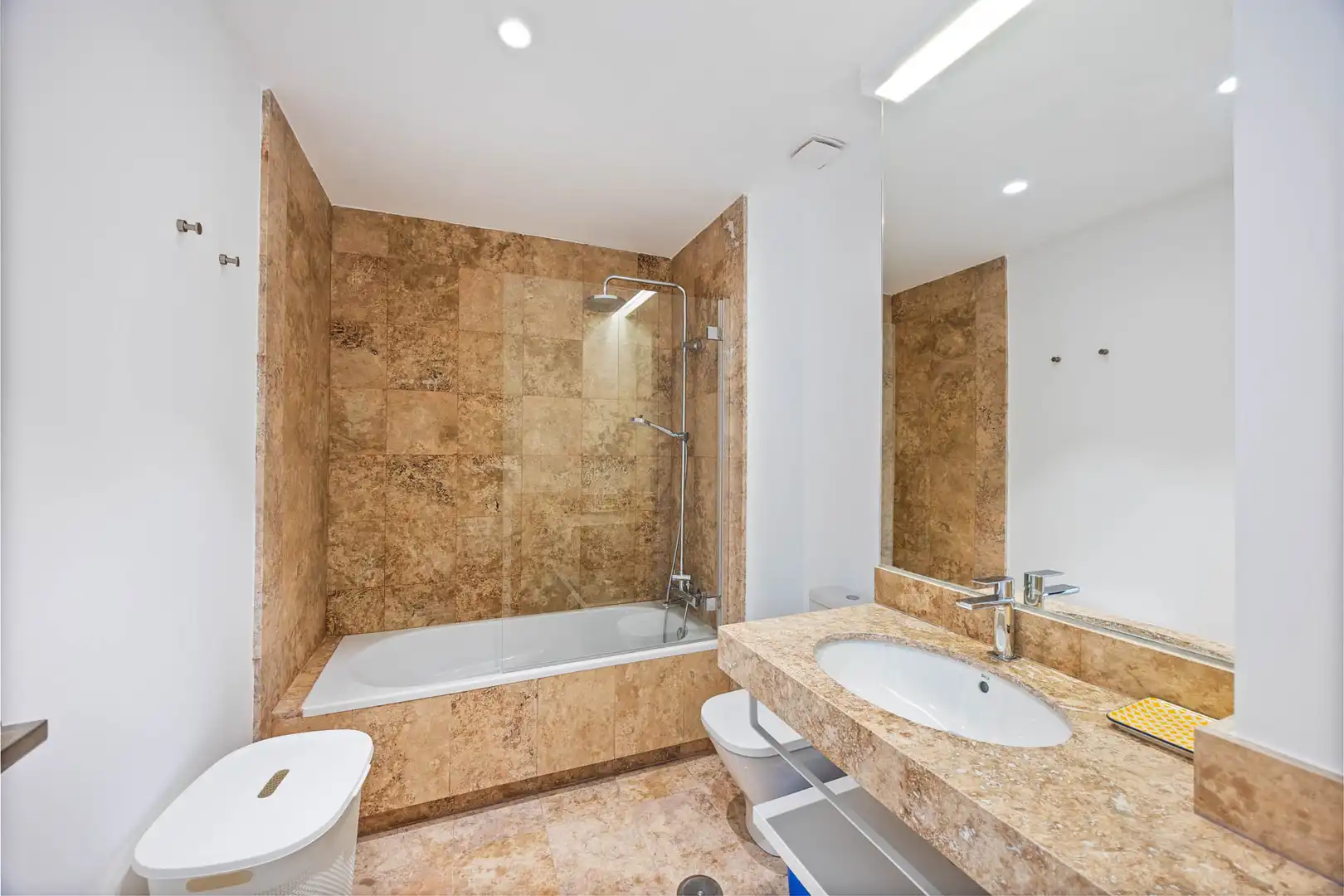 Bathroom of Detached homes for sale in Sotogrande  with Air Conditioner, Private garden and Terrace