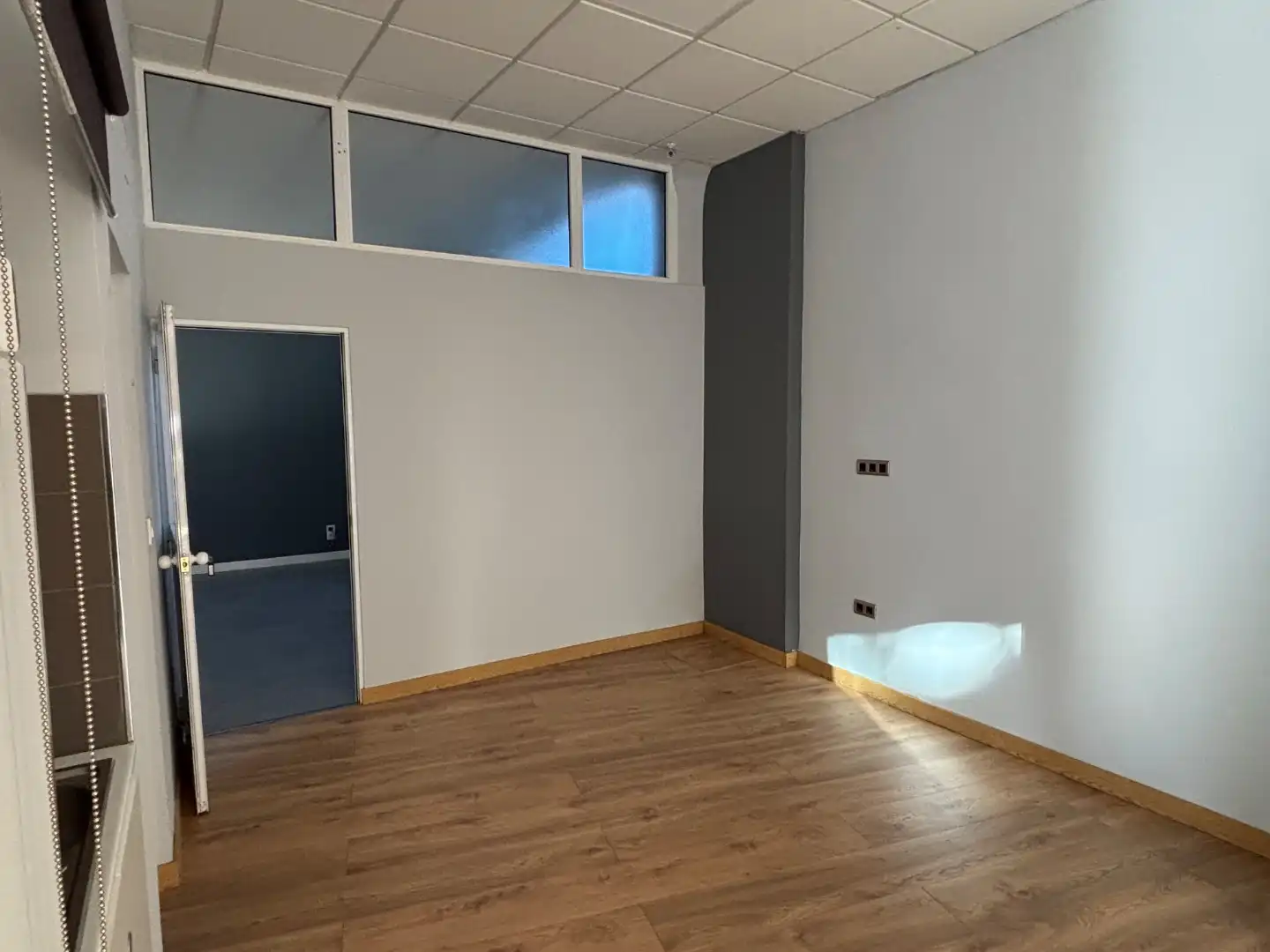 Commercial properties for rent in Zaragoza  with Air Conditioner, Heating and Parquet flooring