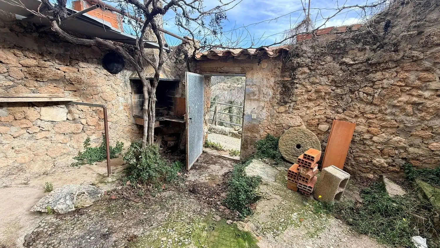 Houses for sale in Olba  with Terrace and Storage room