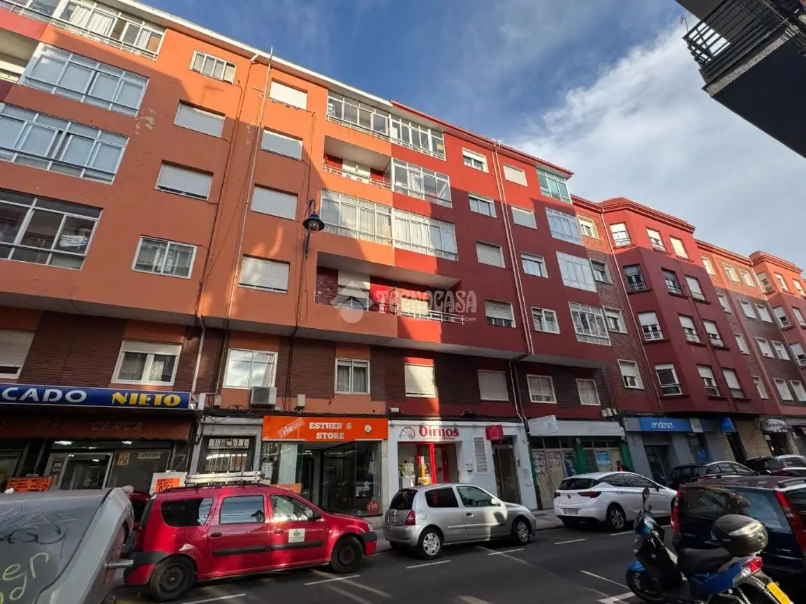 Außenansicht von Wohnung zur Miete in León Capital  mit Heizung und Parkett