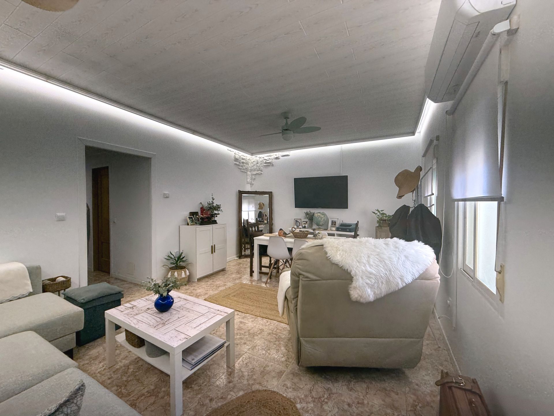 Sala d'estar de Casa adosada en venda en Meco amb Aire condicionat i Calefacció