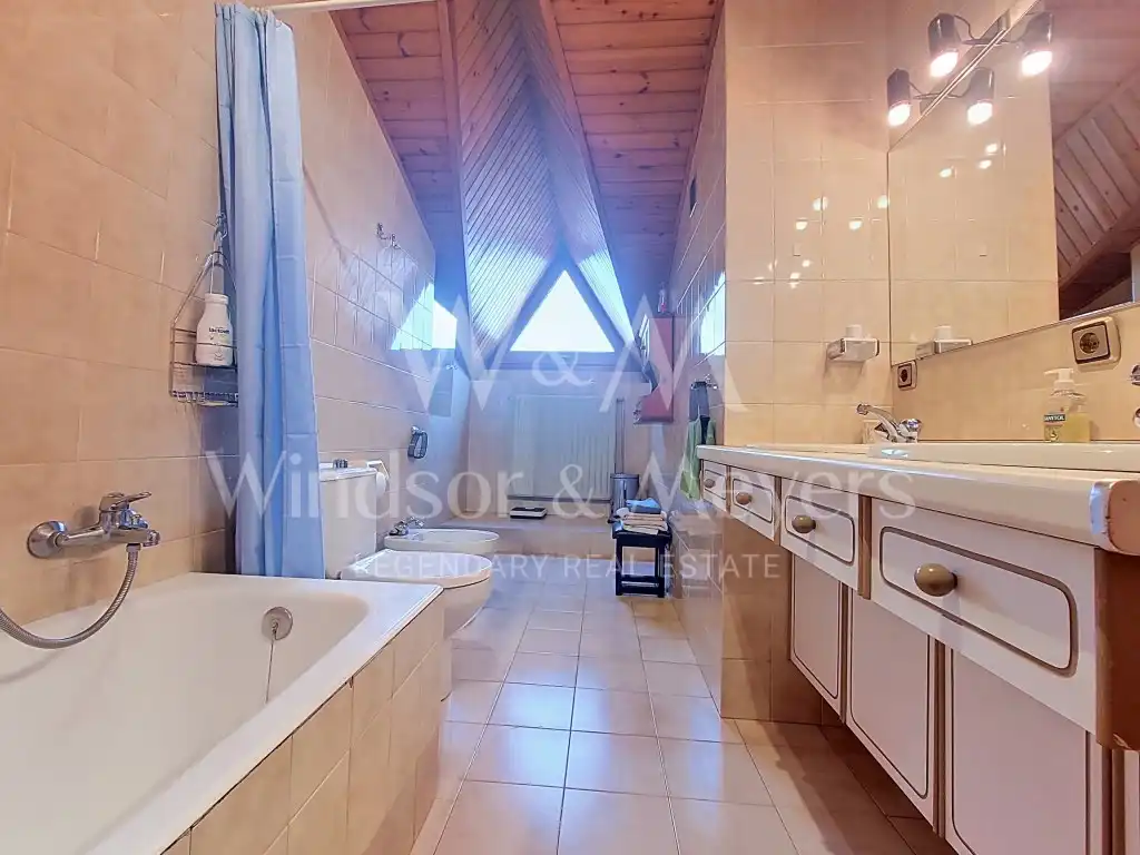 Badezimmer von Maisonette zum Verkauf in La Massana mit Heizung, Ofen und Mikrowelle