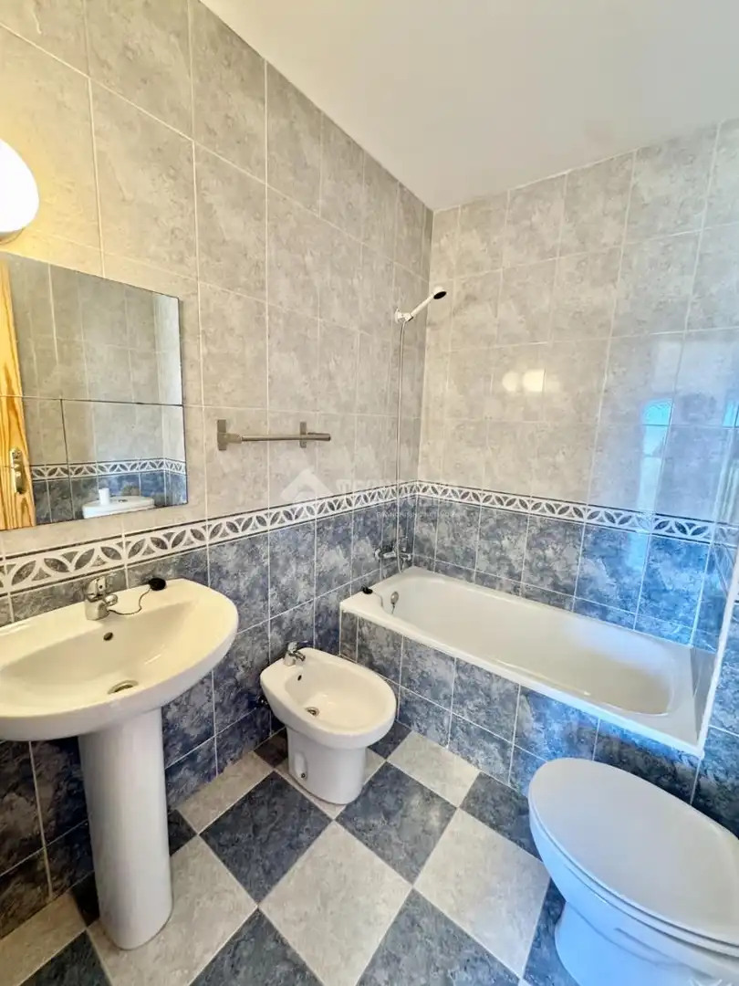 Badezimmer von Einfamilien-Reihenhaus zum Verkauf in Hita