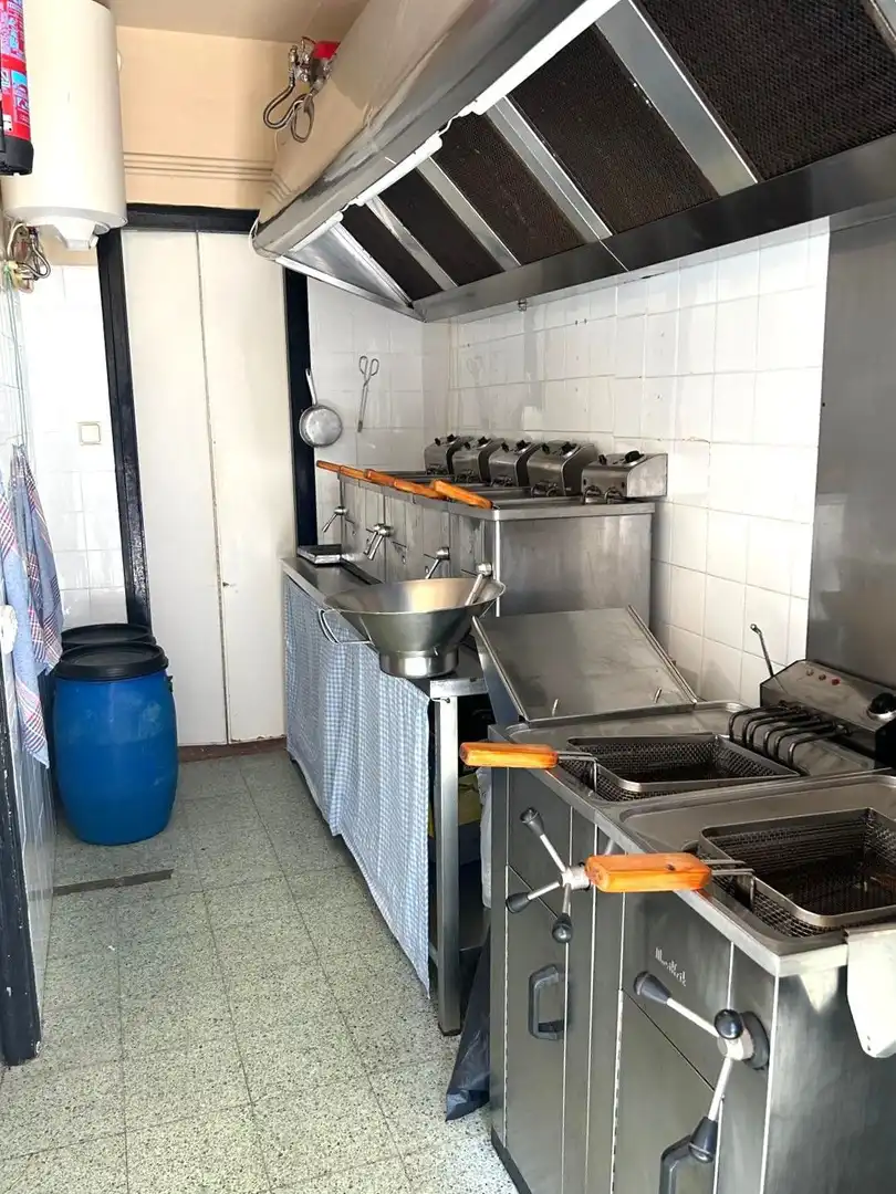 Küche von Geschaftsraum zum Verkauf in Blanes mit Terrasse
