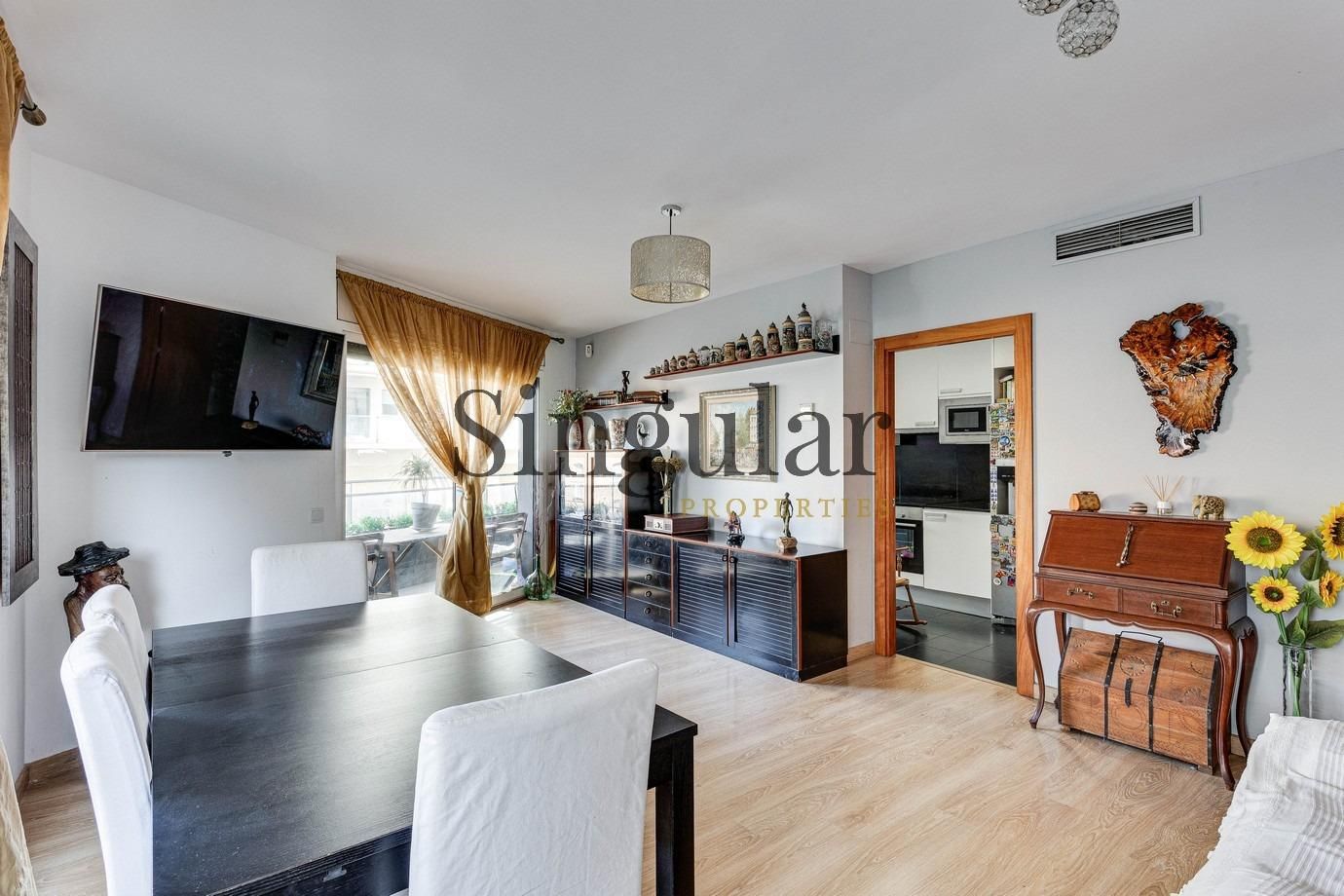 Bedroom of Flat for sale in Badalona  with Heating, Private garden and Parquet flooring