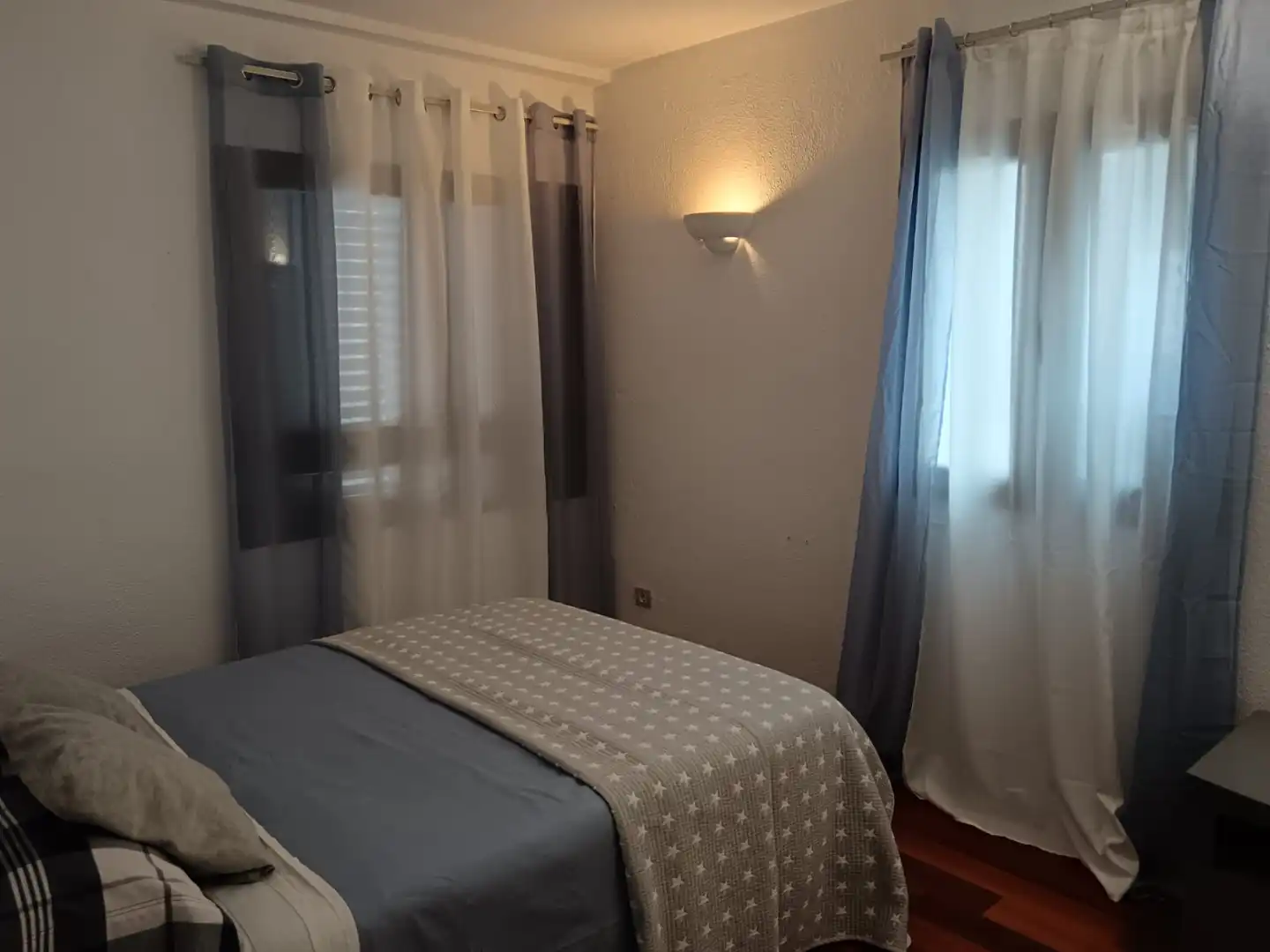 Habitación de Dúplex en venta en El Ejido con Parquet, Horno y Microondas