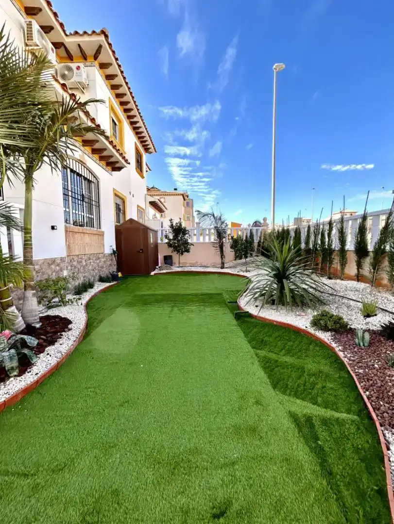 Jardín de Dúplex en venta en Orihuela con Aire acondicionado, Jardín privado y Amueblado