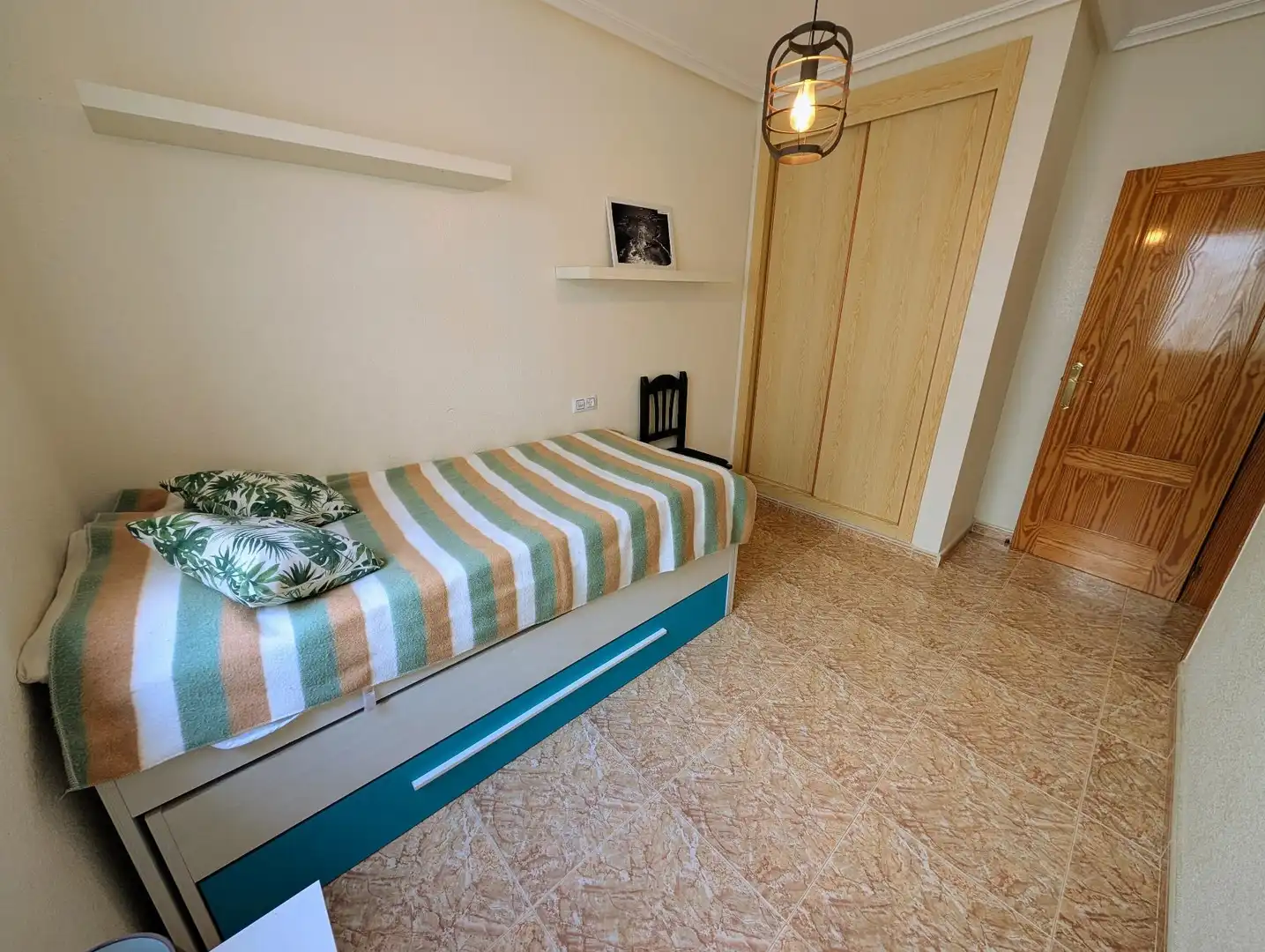 Dormitori de Apartament de lloguer en Cartagena amb Aire condicionat i Terrassa