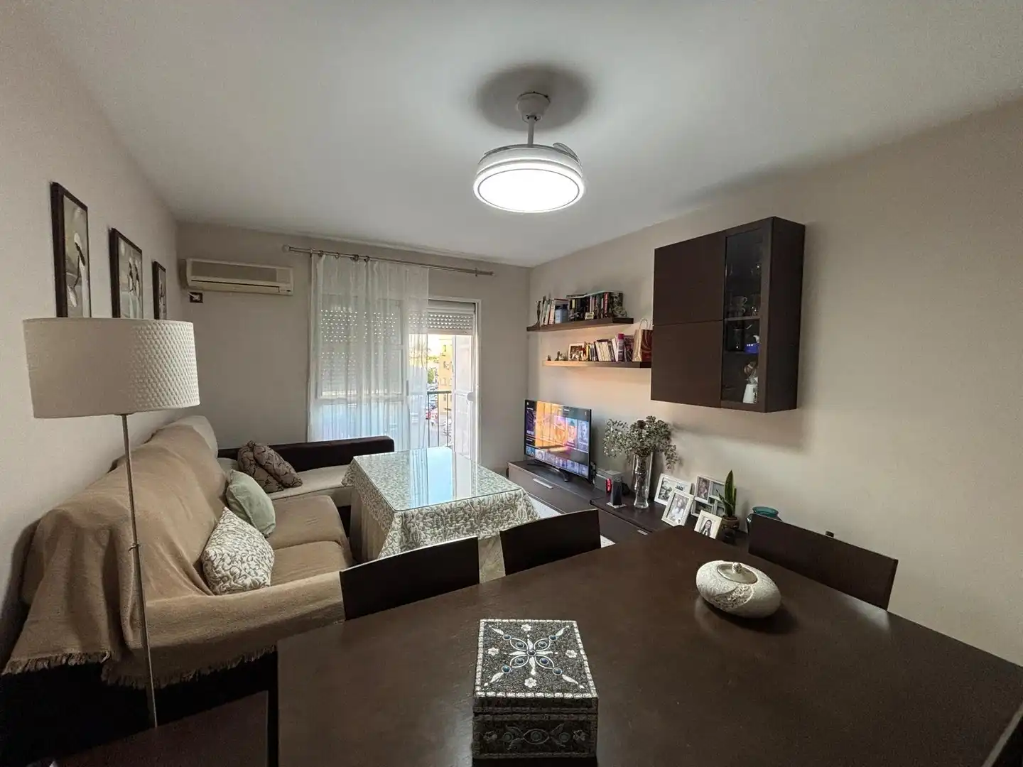 Sala d'estar de Pis en venda en Dos Hermanas amb Aire condicionat, Calefacció i Terrassa
