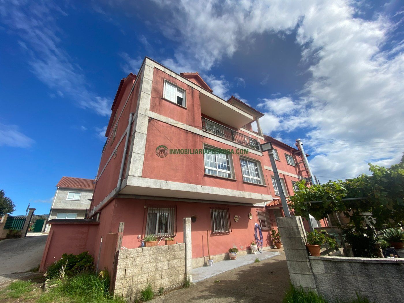 Vista exterior de Finca rústica en venta en Poio con Calefacción, Jardín privado y Terraza