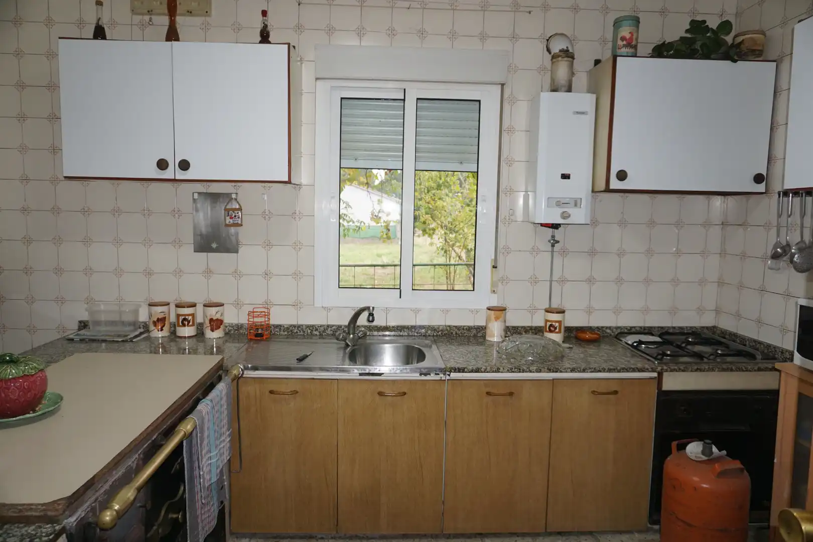 Cuina de Casa o xalet en venda en Melide amb Jardí privat i Moblat
