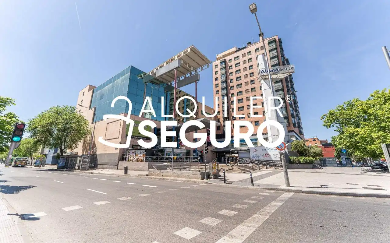 Vista exterior de Piso de alquiler en Ciudad Lineal