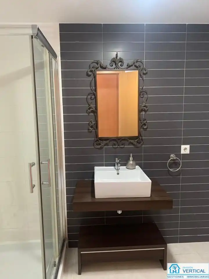 Baño de Piso en venta en Paterna con Aire acondicionado, Terraza y Trastero