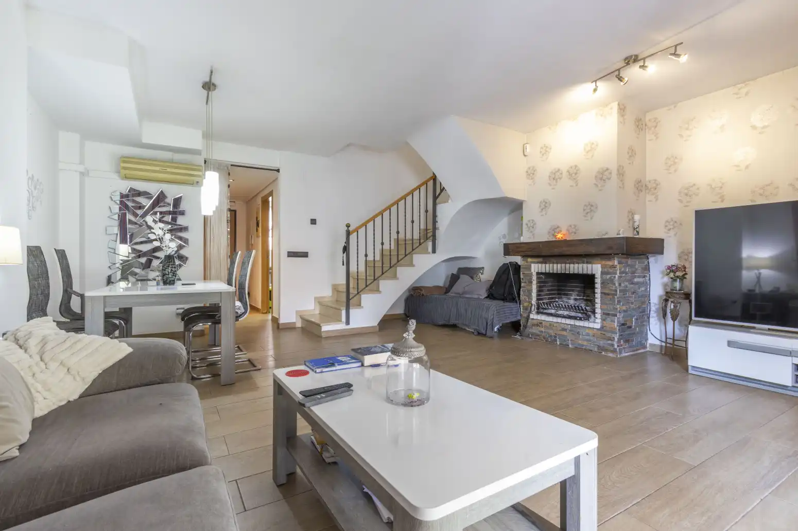 Living room of Houses for sale in Moncada  with Air Conditioner, Heating and Private garden