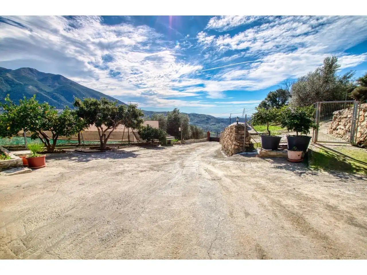 Vista exterior de Finca rústica en venta en Alcaucín con Terraza y Piscina