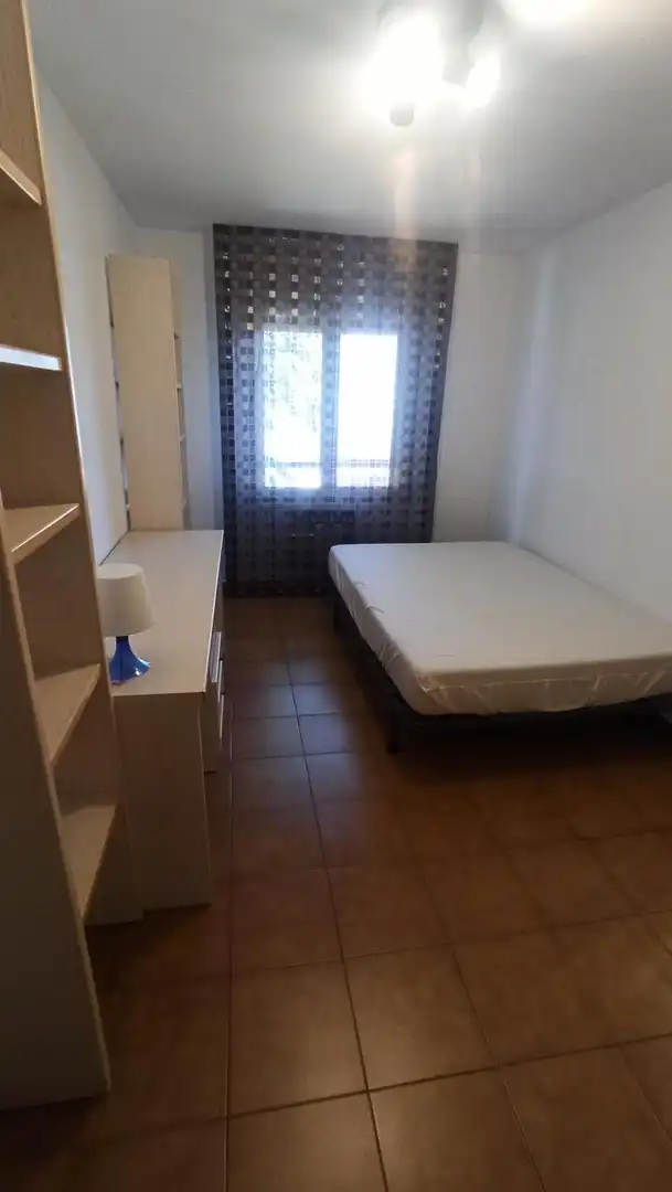 Dormitori de Casa adosada en venda en Zaragoza amb Aire condicionat, Calefacció i Jardí privat