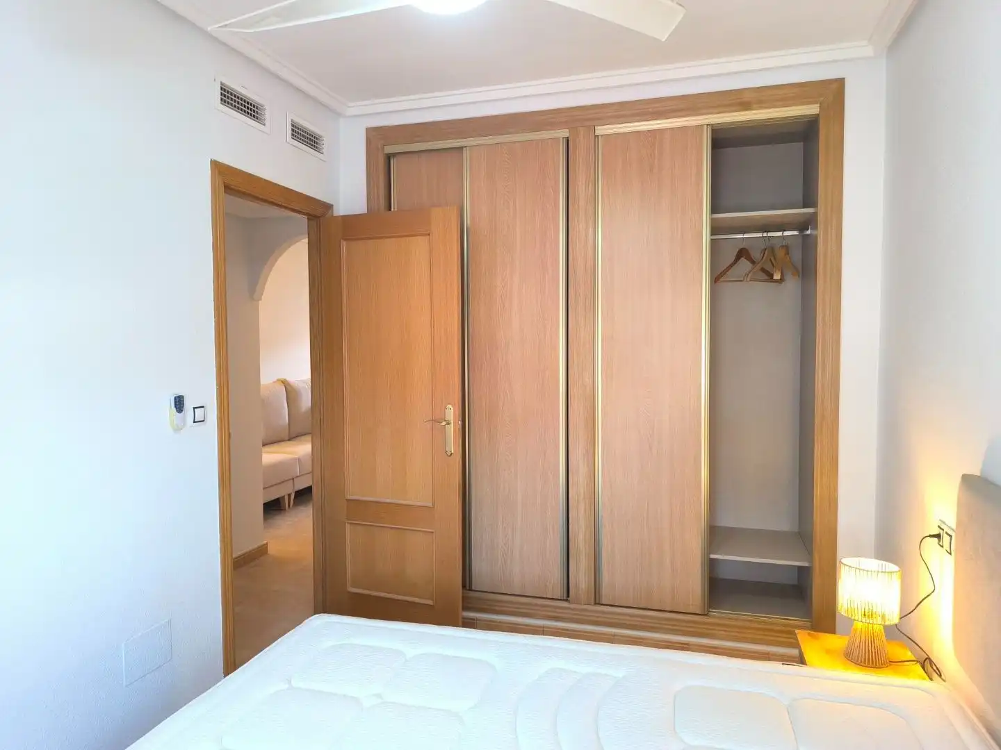 Habitación de Piso de alquiler en Orihuela con Aire acondicionado, Calefacción y Terraza