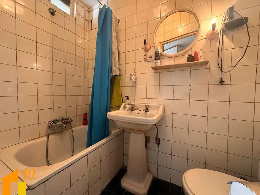 Bathroom of Apartments for sale in Burgos