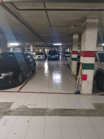 Garaje en Venta en Carrer de Santiago Rusiñol en Cementiri Vell