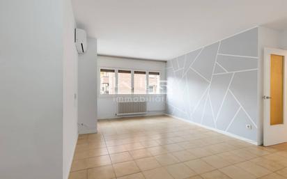 Living room of Flat for sale in Vic  with Air Conditioner, Heating and Storage room