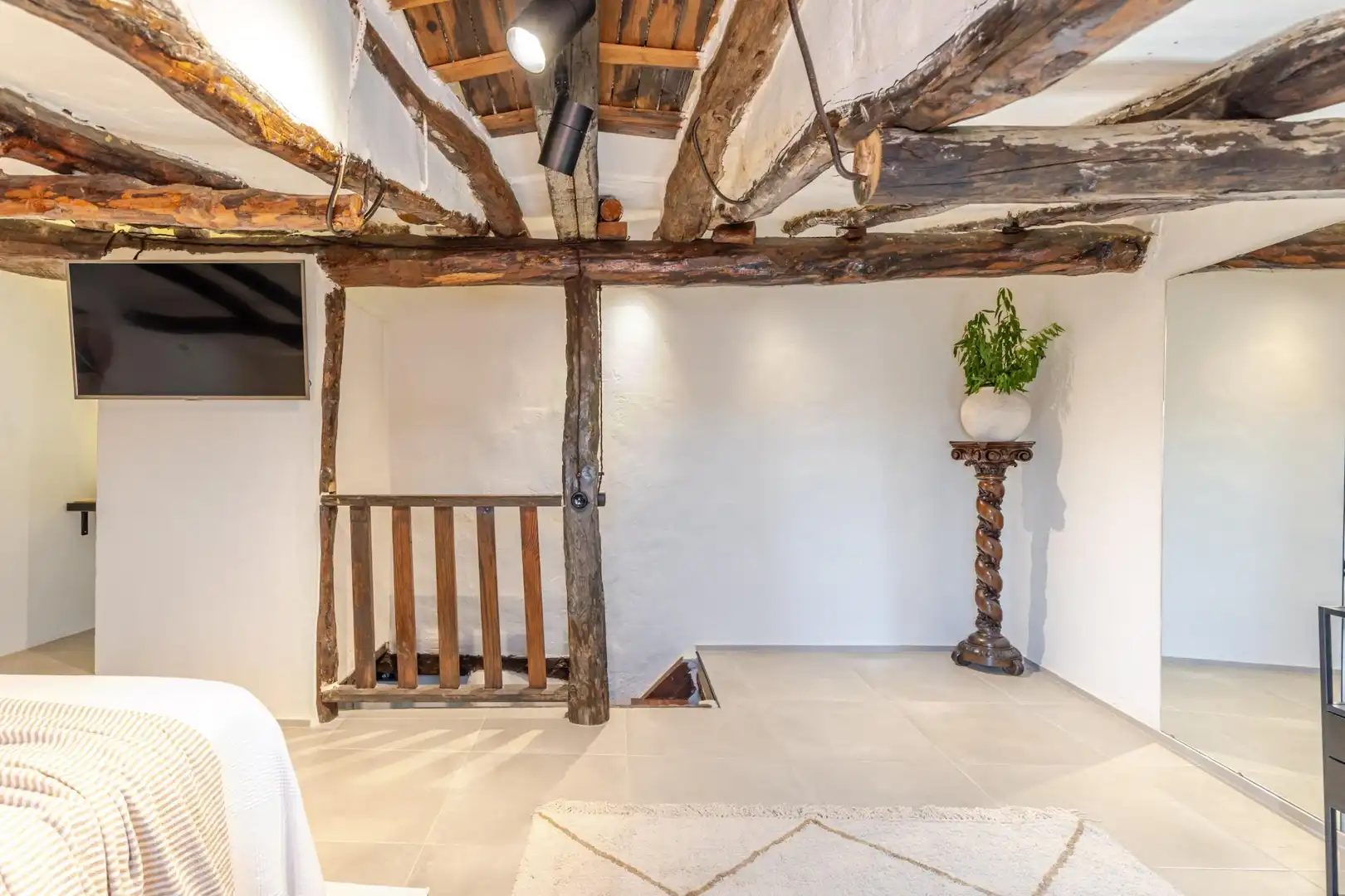 Finca rústica en venta en Venta del Moro con Jardín privado, Terraza y Amueblado