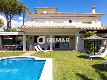 Chalet con piscina en venta en Benamara - Atalaya