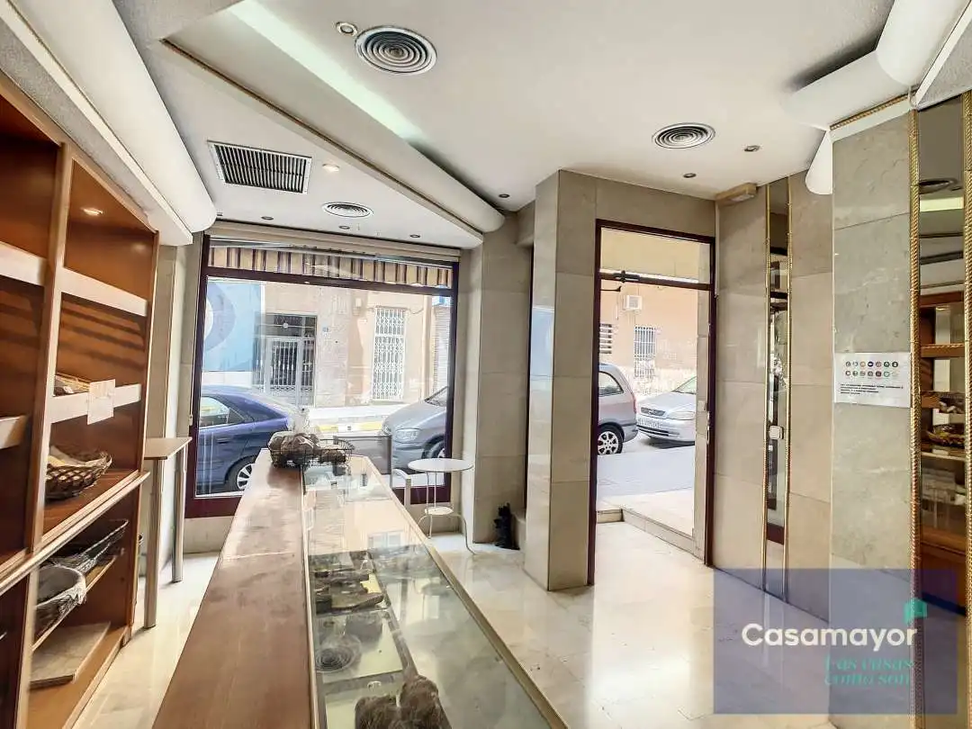 Local en venta en Alicante / Alacant