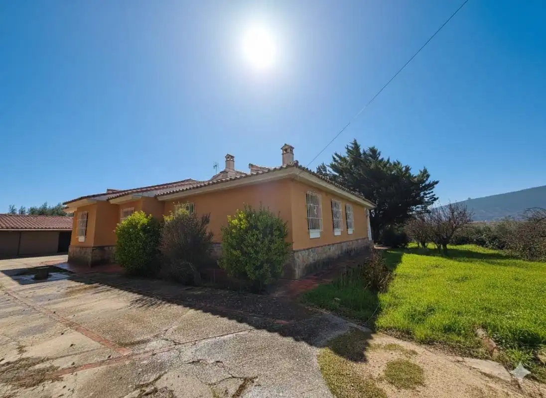 Exterior view of Country homes for sale in Villanueva del Trabuco  with Air Conditioner, Heating and Private garden