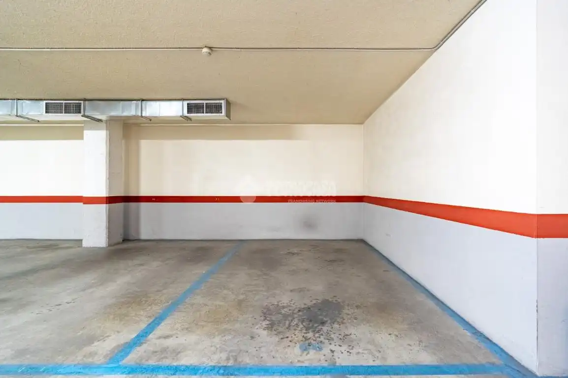 Parking of Flat for sale in Granada  with Air Conditioner, Heating and Terrace