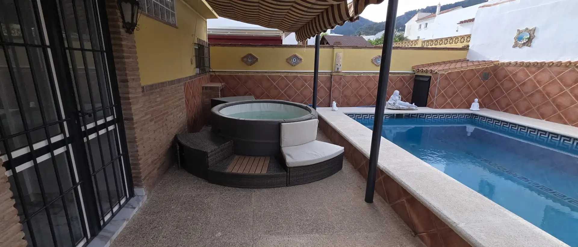 Terrasse von Haus oder Chalet zum Verkauf in Alhaurín de la Torre mit Klimaanlage, Privatgarten und Terrasse