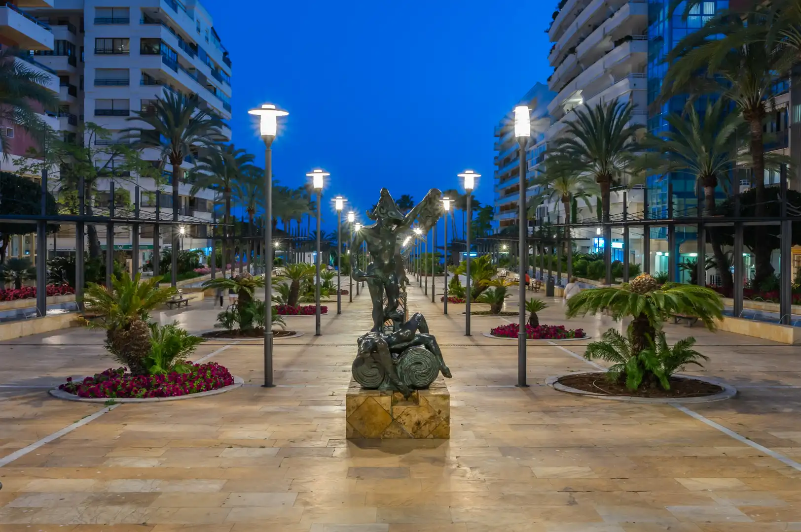 Exterior view of Flat for sale in Marbella  with Air Conditioner, Private garden and Terrace