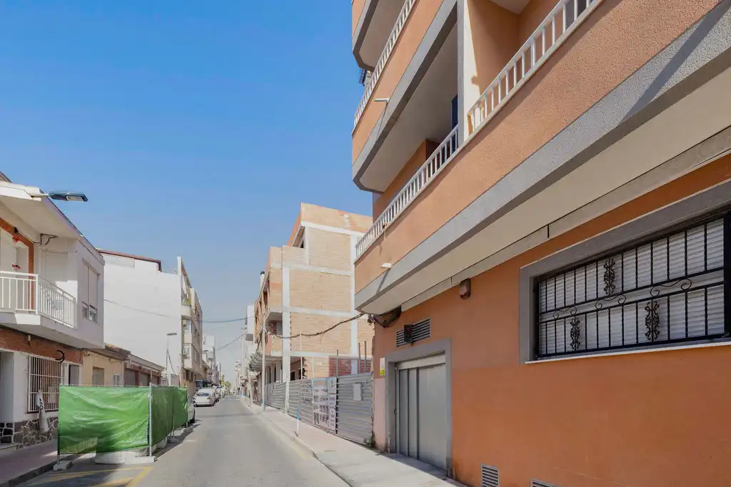 Außenansicht von Erdgeschoss zum Verkauf in Torrevieja