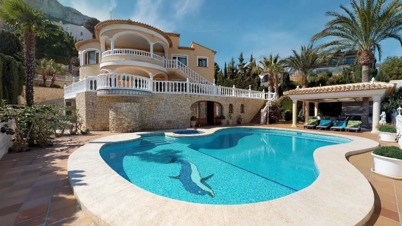 Detached house with terrace for sale in Maryvilla