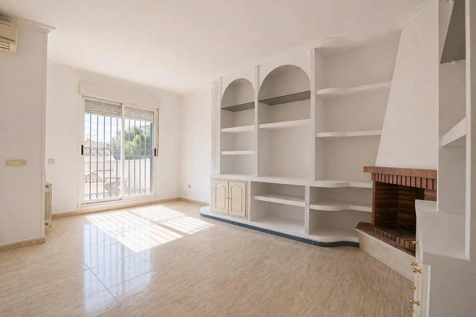 Sala d'estar de Casa o xalet en venda en Salou amb Aire condicionat, Calefacció i Jardí privat
