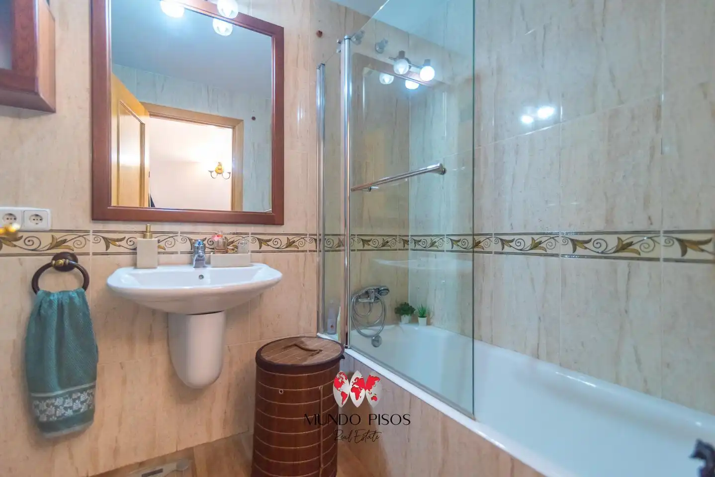 Bathroom of Flat for sale in  Palma de Mallorca  with Air Conditioner, Heating and Parquet flooring