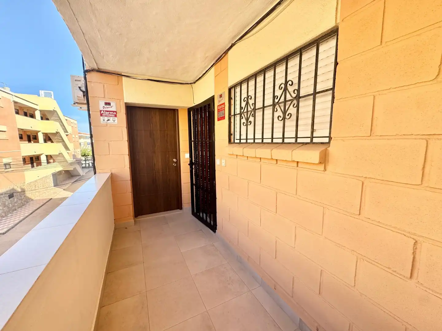 Terraza de Apartamento de alquiler en Orihuela con Aire acondicionado, Calefacción y Amueblado