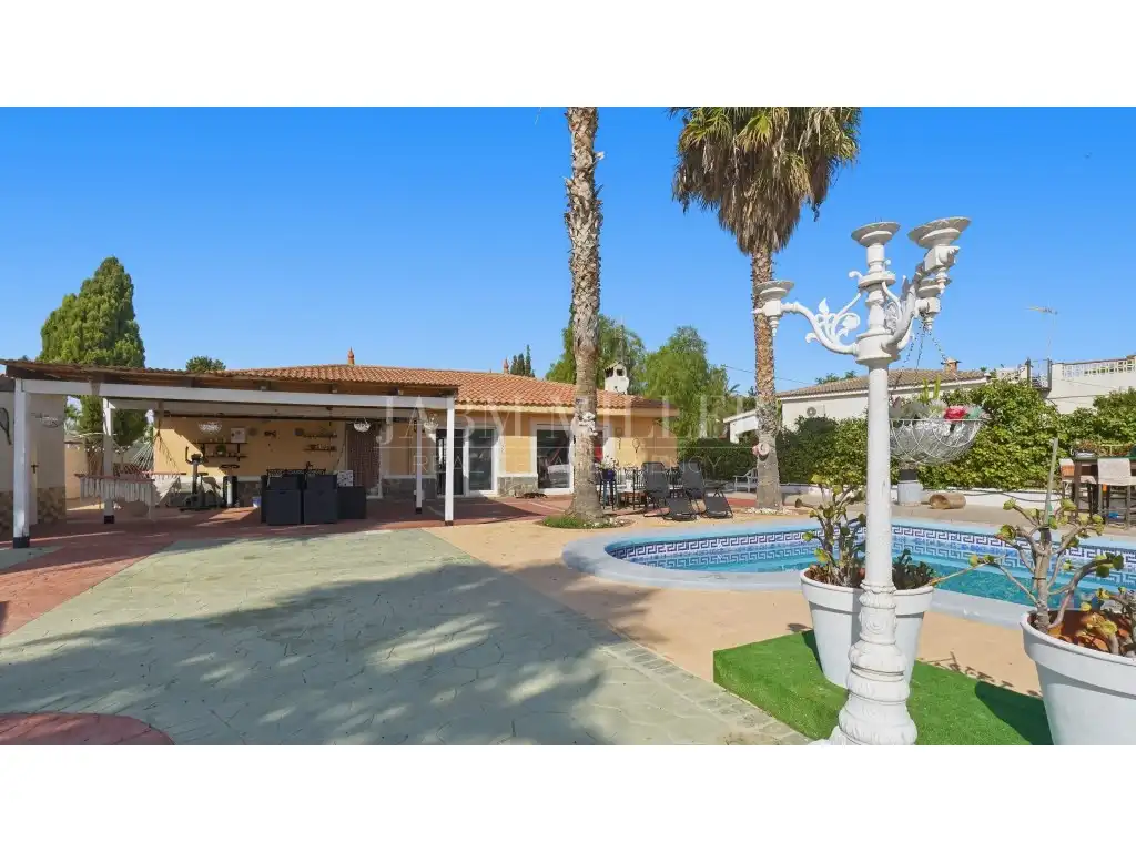 Exterior view of Houses for sale in La Huerta  