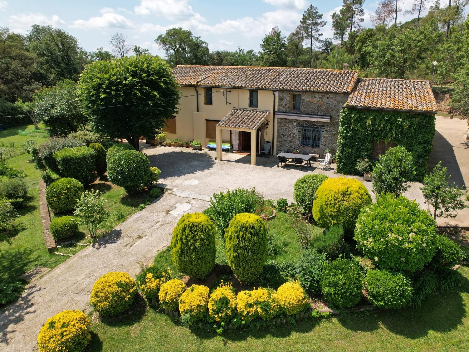 Jardín de Finca rústica en venta en Bescanó con Jardín privado, Trastero y Piscina