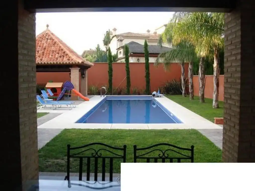 Piscina de Casa o chalet en venta en Bormujos con Aire acondicionado, Jardín privado y Terraza