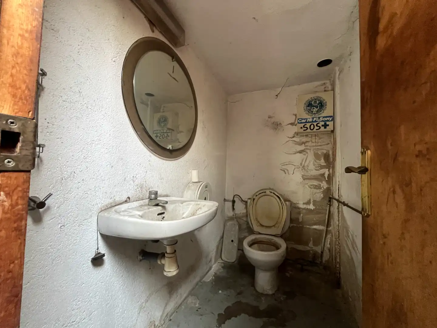 Badezimmer von Fabrikhallen zum Verkauf in Sils, Girona