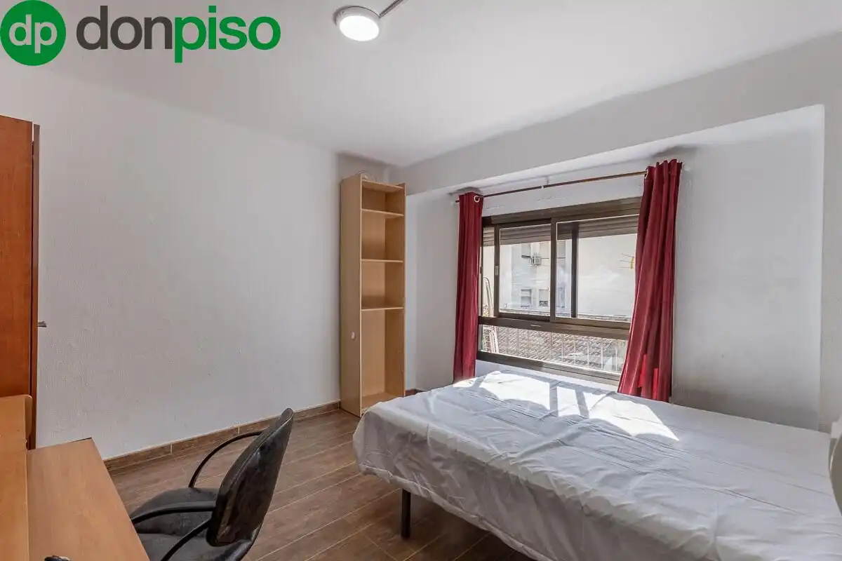 Schlafzimmer von Wohnung zum Verkauf in Granada