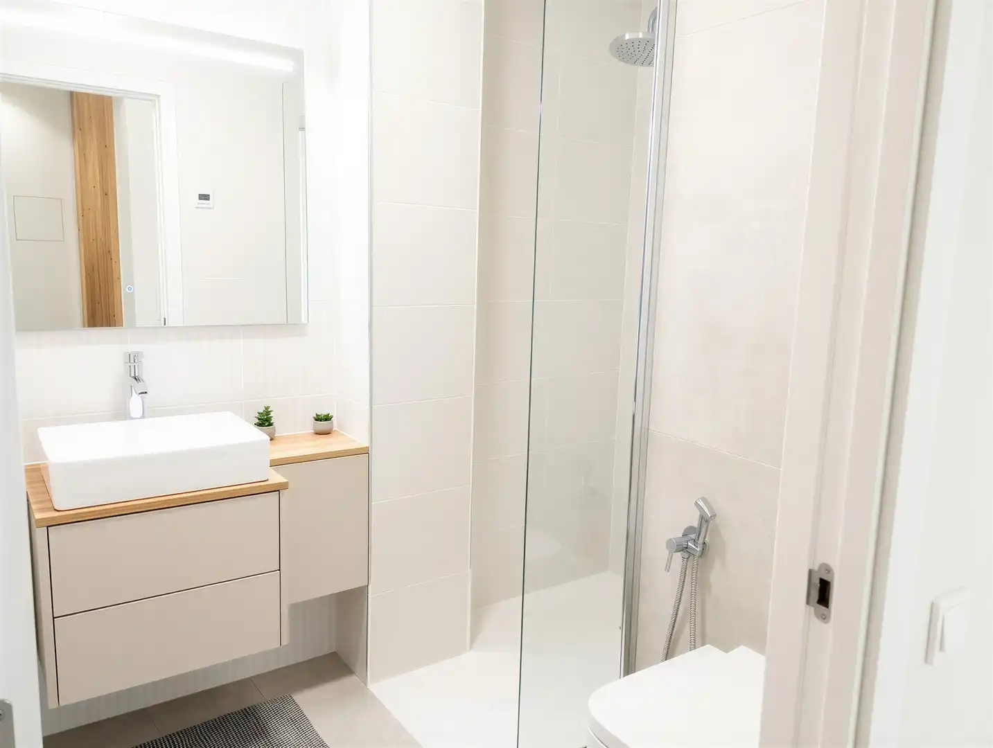 Baño de Planta baja en venta en Alicante / Alacant con Alarma