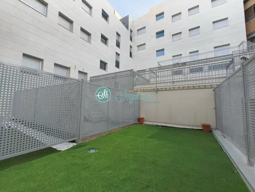 Außenansicht von Wohnung zur Miete in Segovia mit Heizung, Terrasse und Abstellraum