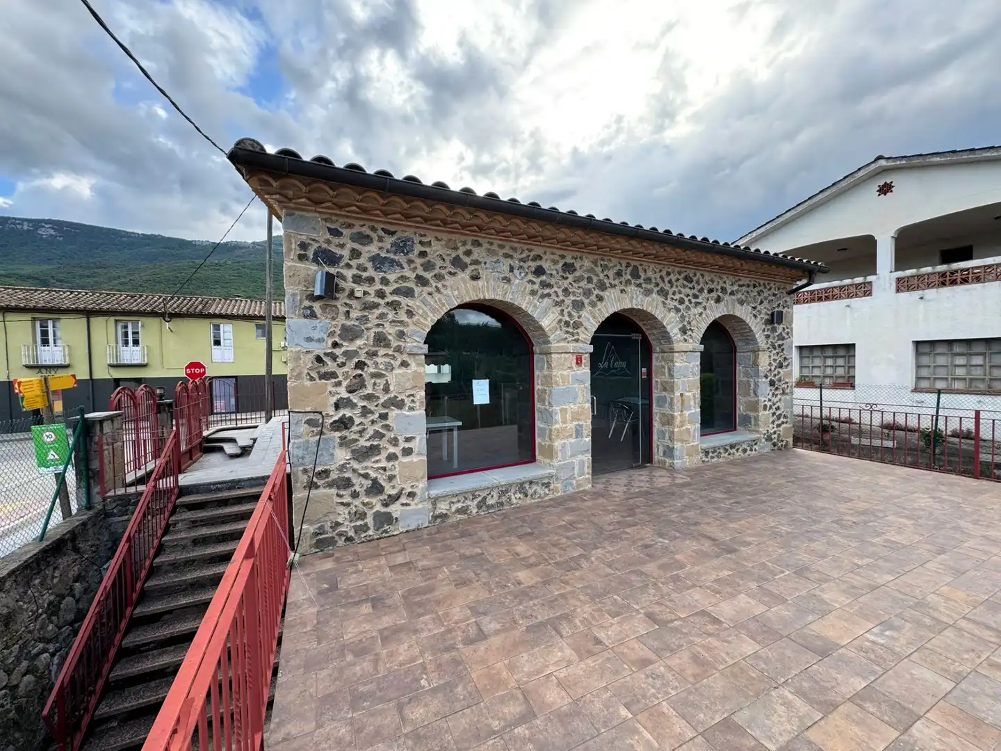 Vista exterior de Casa o chalet en venta en Les Planes d'Hostoles con Terraza y Trastero