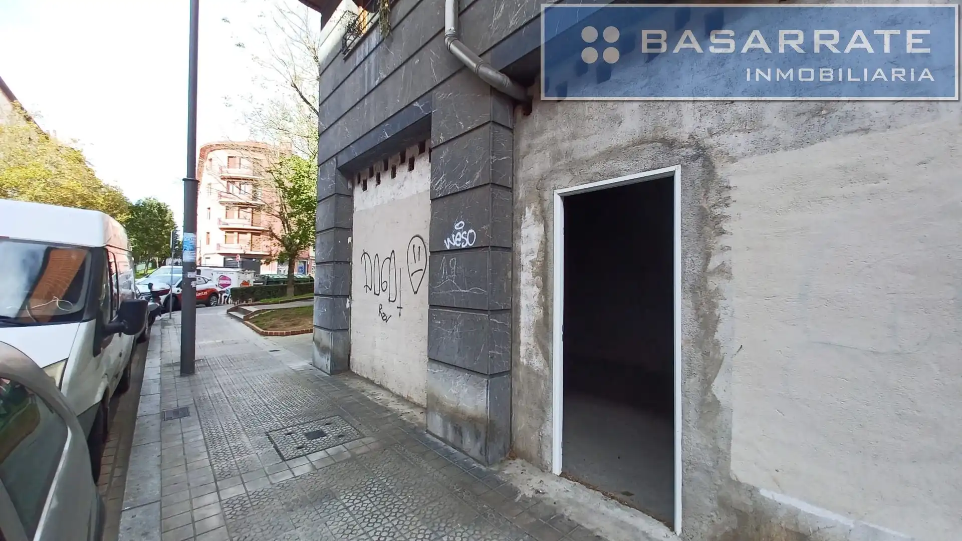 Vista exterior de Local en venda en Bilbao 