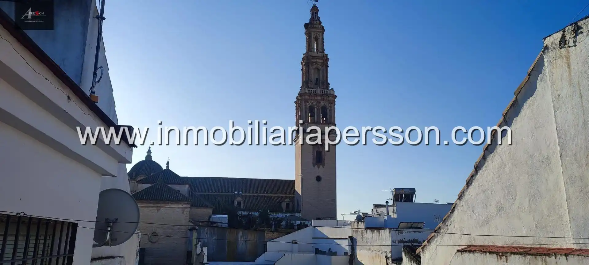 Vista exterior de Casa o xalet en venda en Écija amb Terrassa, Traster i Balcó
