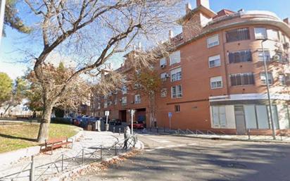 Vista exterior de Pis en venda en  Madrid Capital amb Piscina comunitària