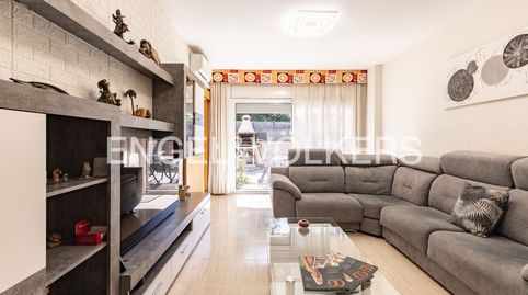 Preciosa casa adosada con jardín, terraza y gran luminosidad, lista para entrar a vivir, imatge 2