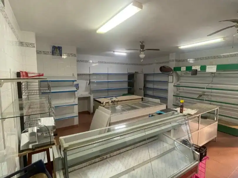 Local en venta en Huelva